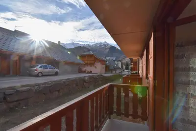 Image de À 200m des pistes de ski, 2ème étage, balcon, parking, télévision, casier à ski, 22m², Valloire