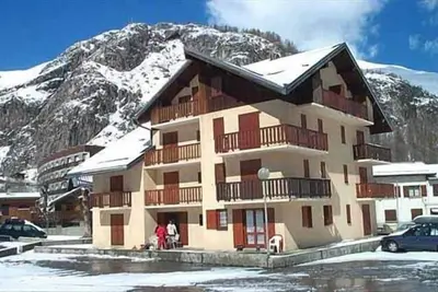 Image de À 300m des pistes de ski, 2ème étage, balcon, télévision, casier à ski, 29m², Valloire