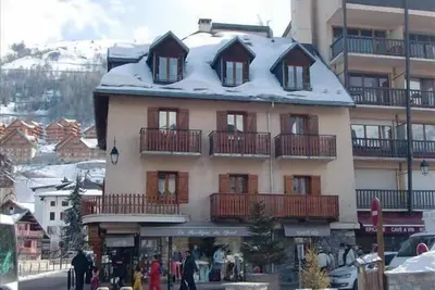 Image de À 80m des pistes de ski, 3ème étage, casier à ski, 28m², Valloire