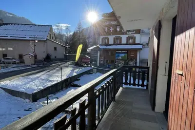 Image de À 300m des pistes de ski, 1er étage, balcon, parking, casier à ski, 33m², Valloire