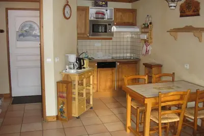 Image de À 50m des pistes de ski, 1er étage, balcon, parking, télévision, casier à ski, 32m², Valloire