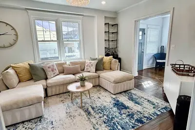 Image de New Charming Historic Home <. 75mile to Navy Stadium, 1mile to Usna and Downtown