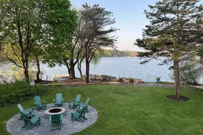 Image de Waterfront  retreat on Wequaquet Lake. Kayaks included and close to Town/Beaches