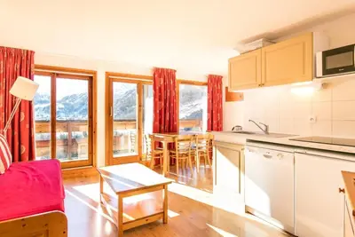 Image de Remise en forme, piscine, sauna, hammam, balcon, parking, télévision, casier à ski, 32-44m²