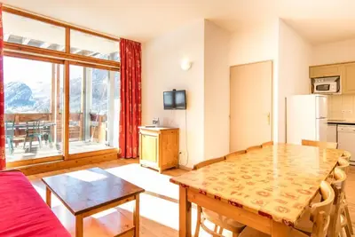 Image de Remise en forme, piscine, sauna, hammam, balcon, parking, télévision, casier à ski, 77-83m²