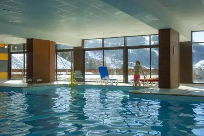 Image de Remise en forme, piscine, sauna, hammam, balcon, parking, télévision, casier à ski, 85-90m²