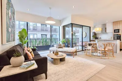 Image de ✶ Maras Residence ✶ Luxury Rooftop Pool & Grill