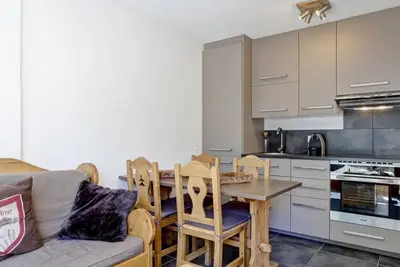 Image de À 50m des pistes de ski, étage -1, terrasse, télévision, casier à ski, 42m², Courchevel