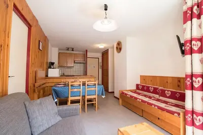 Wifi, 100m du centre station, 1er étage, balcon, parking, télévision, casier à ski, 41m², Val Cenis