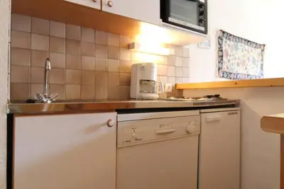 Image de À 10m des pistes de ski, balcon, télévision, casier à ski, 25m², Val Cenis