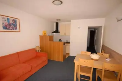 Image de 20m du centre station, 3ème étage, vue pistes de ski, remise en forme, piscine, sauna, télévision