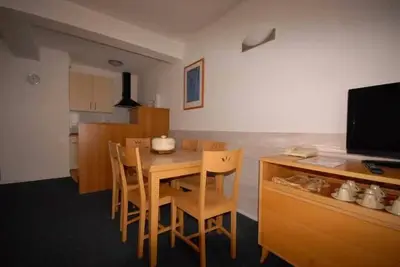Image de 20m du centre station, 1er étage, vue pistes de ski, remise en forme, piscine, sauna, télévision