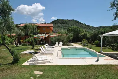 Image de Villa Le Vigne avec piscine, paradis à la campagne