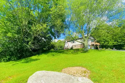 Image de Mountaintop home w/ 4 bedroom 6 beds 2 kitchen & 2 full bathroom