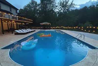 Image de Elegant & Private Sparta Home – Pool, Deck, and Luxury Comfort