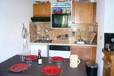 Image de 2ème étage, vue montagne, balcon, parking, télévision, casier à ski, 34m², Combloux