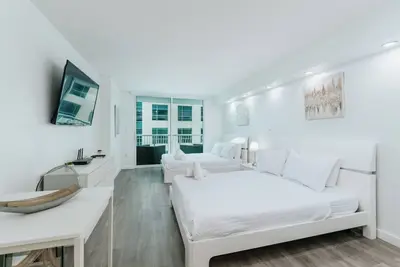 Image de Amazing Studio w\/ great location, Free Parking.