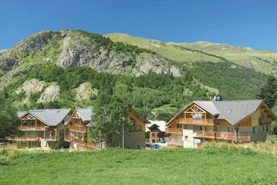 Image de 2ème étage, balcon, télévision, casier à ski, 60m², Valloire