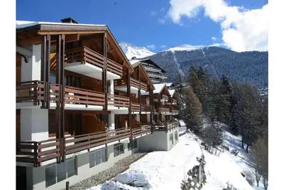 Image de Uninterrupted views of the mountains and across the valley