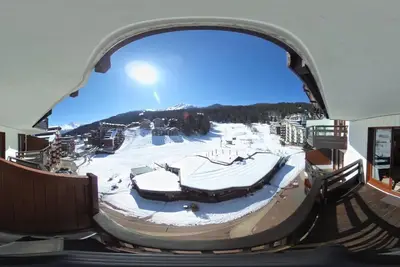 Image de Pied des pistes de ski, 5ème étage, vue pistes de ski, télévision, casier à ski, 33m², La Tania