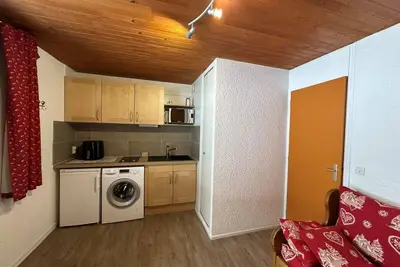 Image de À 10m des pistes de ski, 2ème étage, balcon, télévision, casier à ski, 27m², Val Cenis