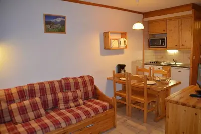 Image de 150m des commerces, 3ème étage, vue pistes de ski, balcon, télévision, casier à ski, 26m²