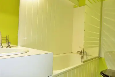 Image de À 10m des pistes de ski, vue montagne, balcon, télévision, casier à ski, 26m², La Plagne