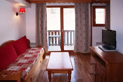 Image de Centre station, 3ème étage, vue pistes de ski, piscine, sauna, balcon, télévision, 40m², Les Orres