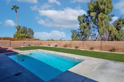 Image de Tmk-Spacious 4br home with pool for your comfort. Ev charger available