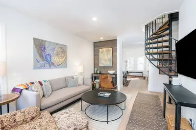 Image de Historic, Remodeled Cottage Near Gondola & Elks Park