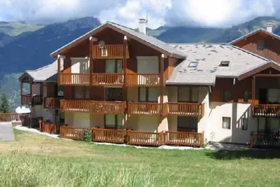Image de À 100m des pistes de ski, 1er étage, balcon, télévision, casier à ski, 31m², Montalbert