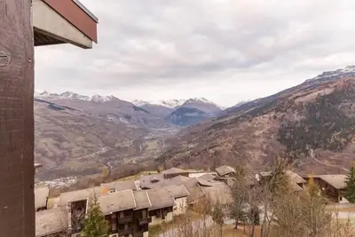 Image de À 50m des pistes de ski, 1er étage, vue vallée, télévision, casier à ski, 65m², Montchavin La Plagne