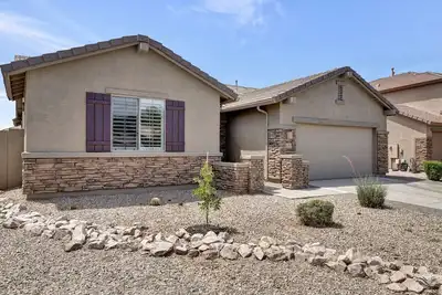 Image de Sparkling Pool ~ Very Quiet ~ Backyard & Fire Pit