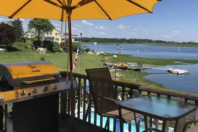 Waterfront 1bdrm Spacious Studio Apartment