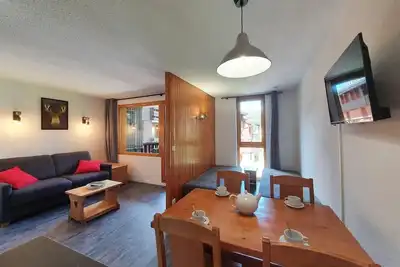 Image de À 30m des pistes de ski, 1er étage, vue forêt, balcon, télévision, casier à ski, 27m²