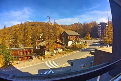 Image de Au pied des commerces, 3ème étage, balcon, télévision, 45m², Vars