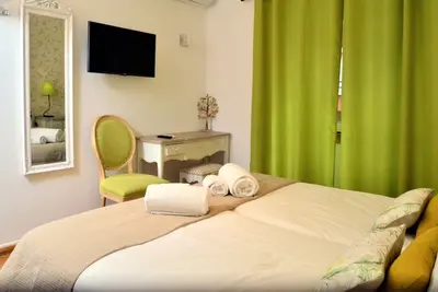 Image de 5 Sweet Suites for 10 guests close to Avenue Liberty