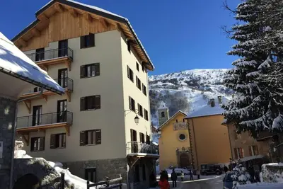 Image de À 260m des pistes de ski, 2ème étage, balcon, télévision, casier à ski, 70m², Valloire