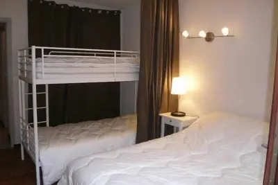 Image de Centre station, 5ème étage, vue pistes de ski, balcon, parking, télévision, casier à ski, 43m²