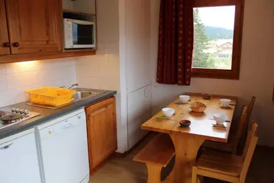 Image de À 200m des pistes de ski, 4ème étage, vue vallée, balcon, télévision, casier à ski, 34m²