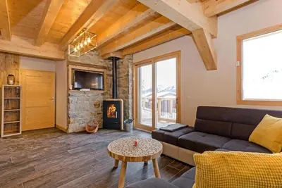 Image de Chalet, wifi, à 50m des pistes de ski, remise en forme, sauna, balcon, cheminée ou poêle à bois