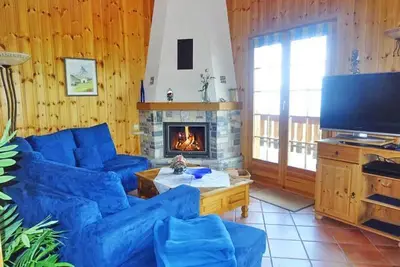 Image de Chalet, wifi, terrasse, cheminée ou poêle à bois, parking, télévision, casier à ski, 160m², Thyon