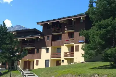Image de À 250m des pistes de ski, Rez-de-chaussée, terrasse, parking, télévision, 30m², La Norma