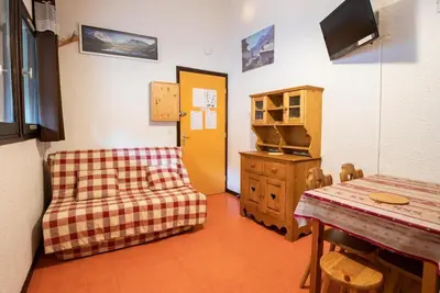 Image de À 100m des pistes de ski, 1er étage, télévision, 27m², La Norma