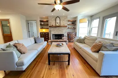 Image de Atl Getaway cabin with riverfront views and hottub