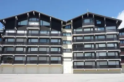 Image de À 200m des pistes de ski, Rez-de-chaussée, vue pistes de ski, balcon, télévision, casier à ski, 20m²