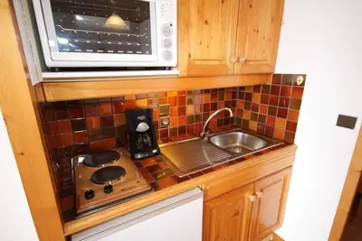 Image de À 150m des pistes de ski, 1er étage, vue pistes de ski, balcon, télévision, casier à ski, 22m²