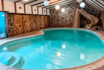 Image de Family friendly home w/private indoor pool and outdoor hot tub!