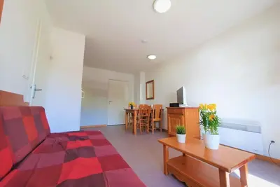 Image de À 50m des pistes de ski, 2ème étage, vue pistes de ski, balcon, télévision, 32m², Superdévoluy