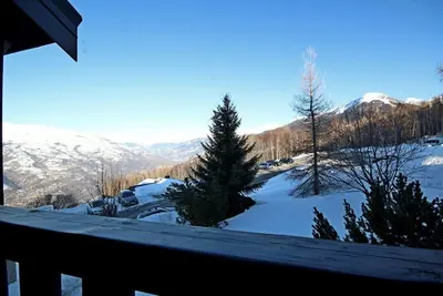 Image de À 100m des pistes de ski, Rez-de-chaussée, balcon, télévision, casier à ski, 24m², Montalbert
